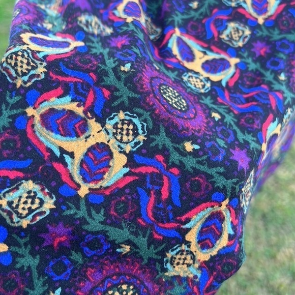 Lularoe Perfect T size Small - Picture 4 of 6